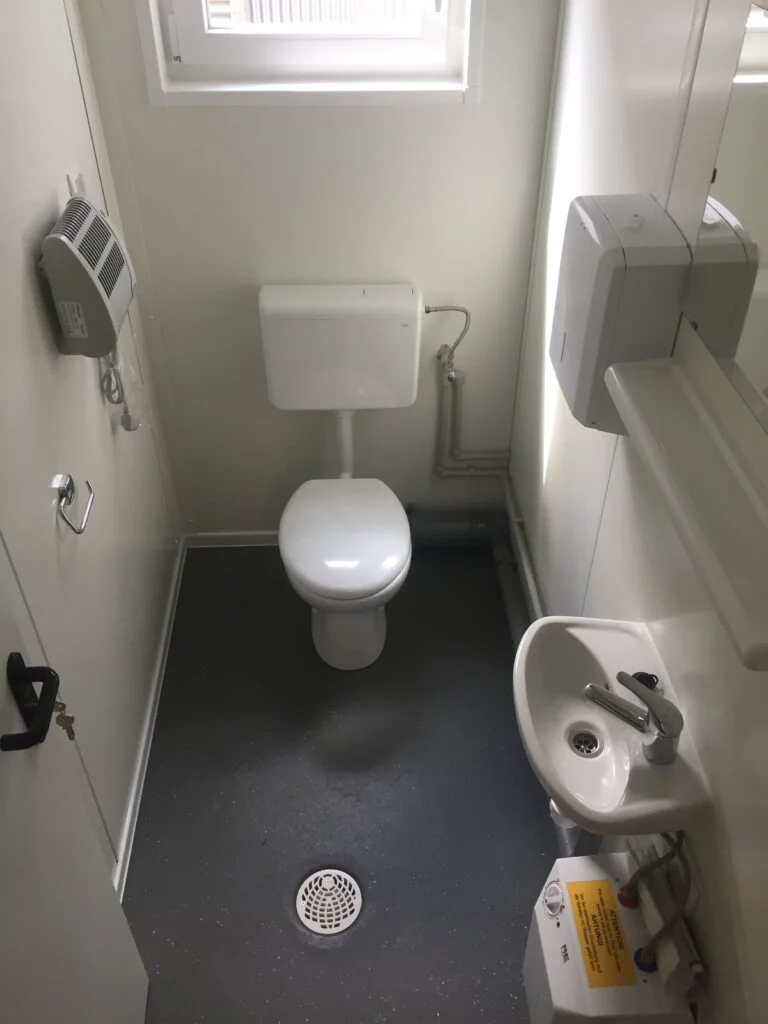 5 ft Toilet Container with 2 WC Cabins – Photo 3