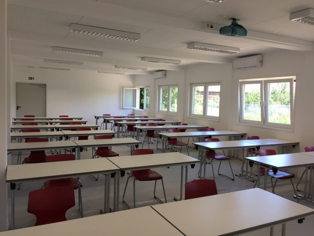 Soluții rapide și flexibile pentru clase suplimentare sau școli noi