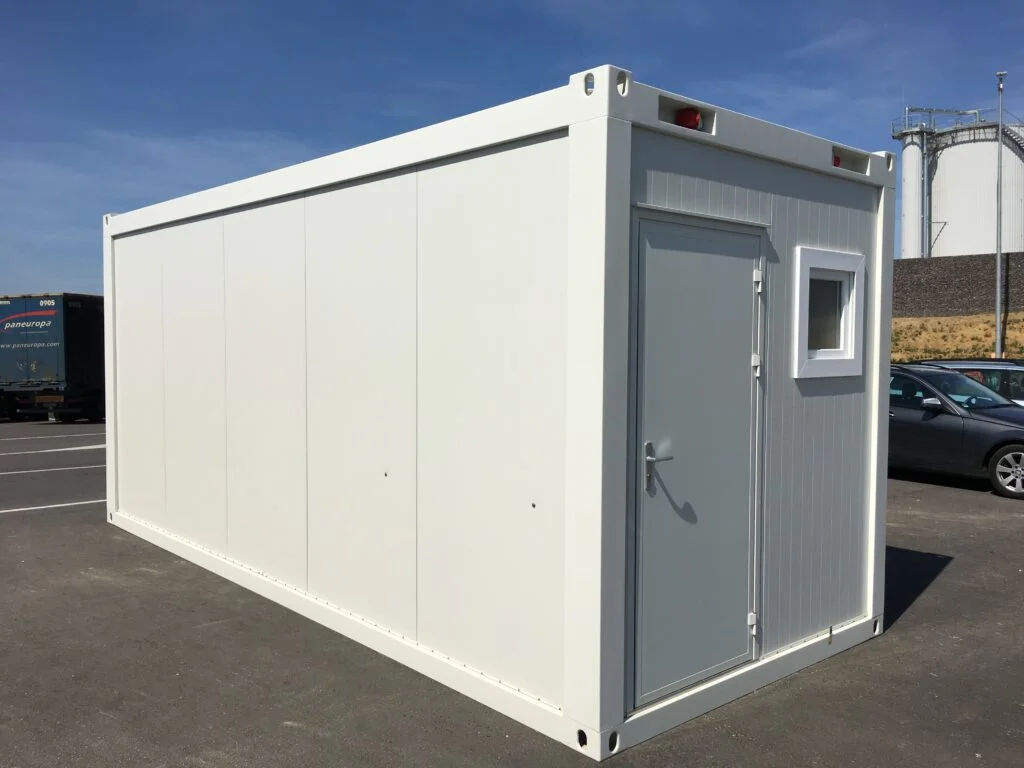 20′ Kombi Sanitärcontainer – WC & Duschkabinen