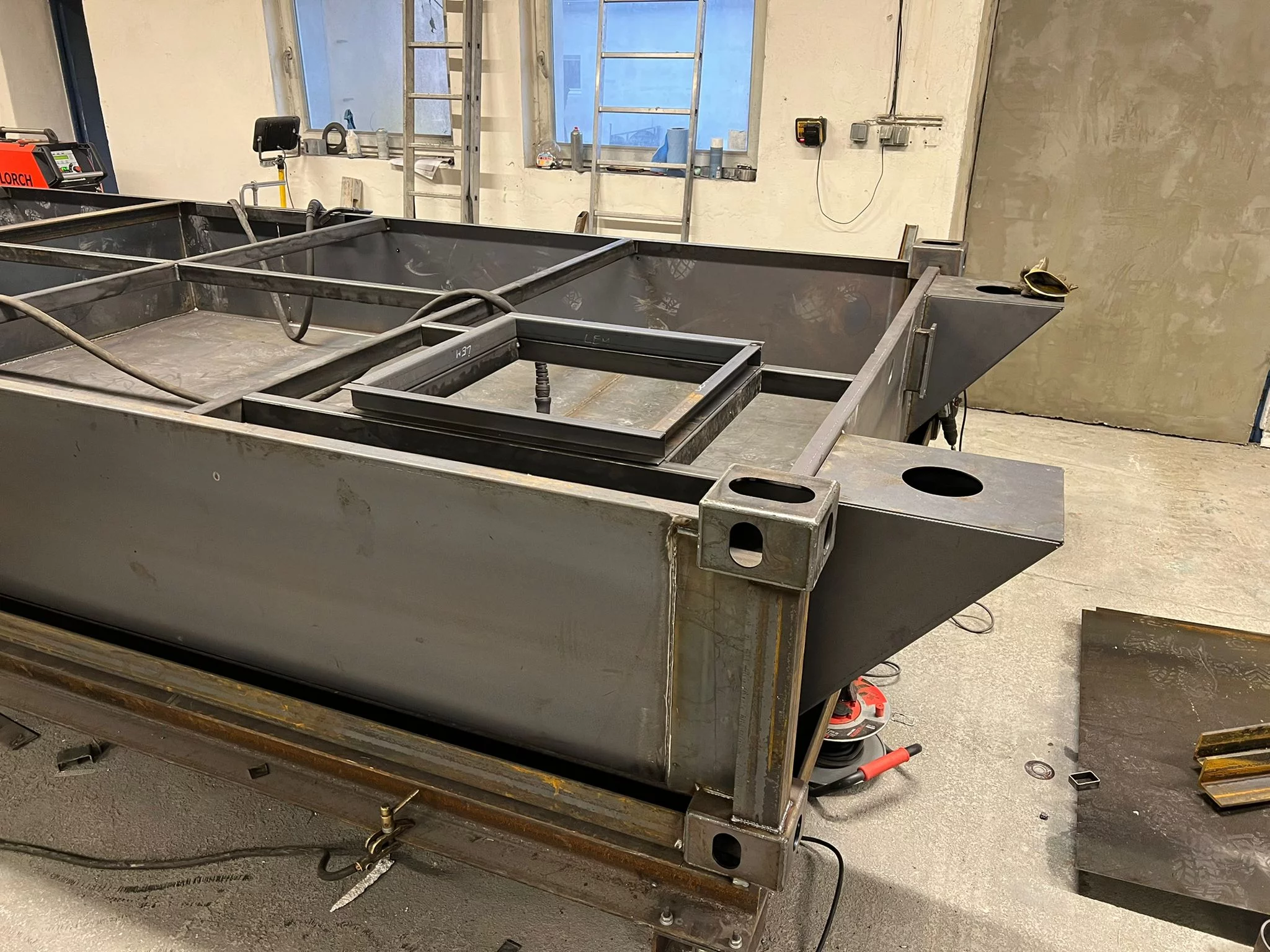 Rezervor Combi 20′ – pentru Apă Uzată și Apă de Serviciu