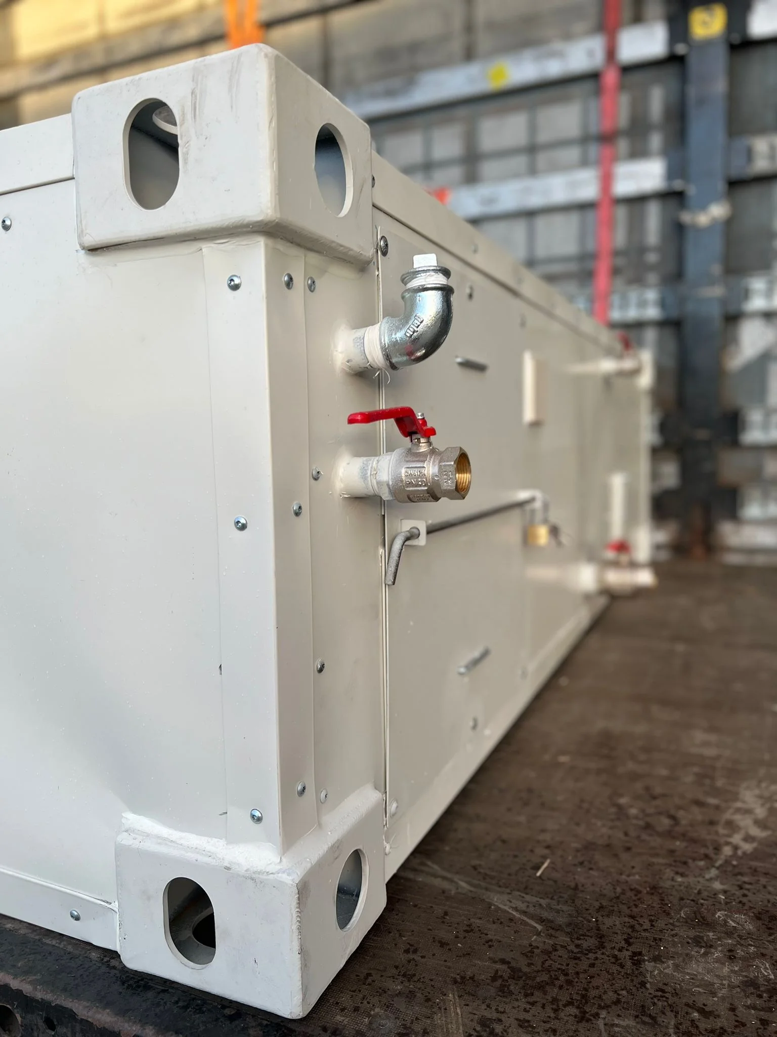 Rezervor Combi 20′ – pentru Apă Uzată și Apă de Serviciu