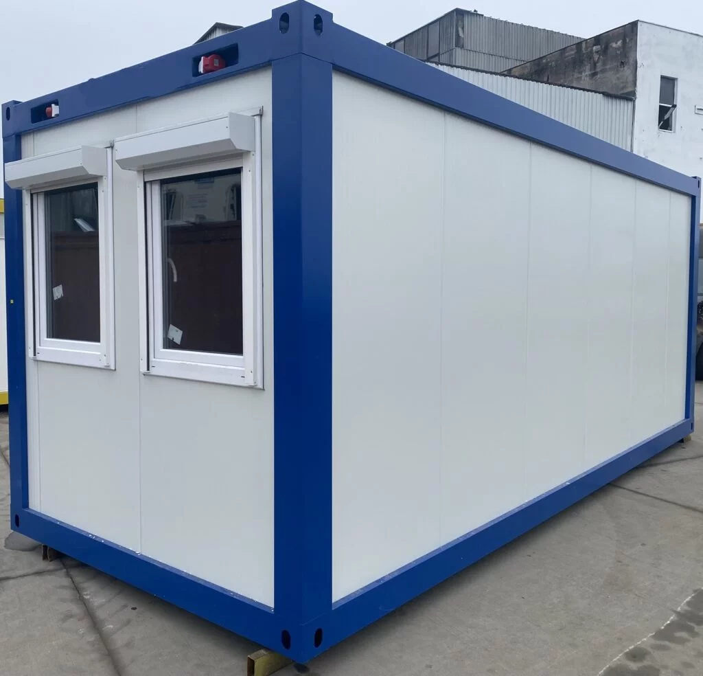 Container Birou 20′ cu Grup Sanitar și Sas de Intrare