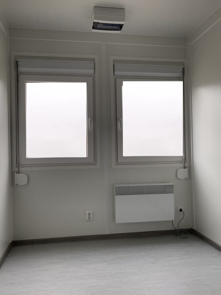 Container birou 20′ cu minibucătărie – Fotografia 4